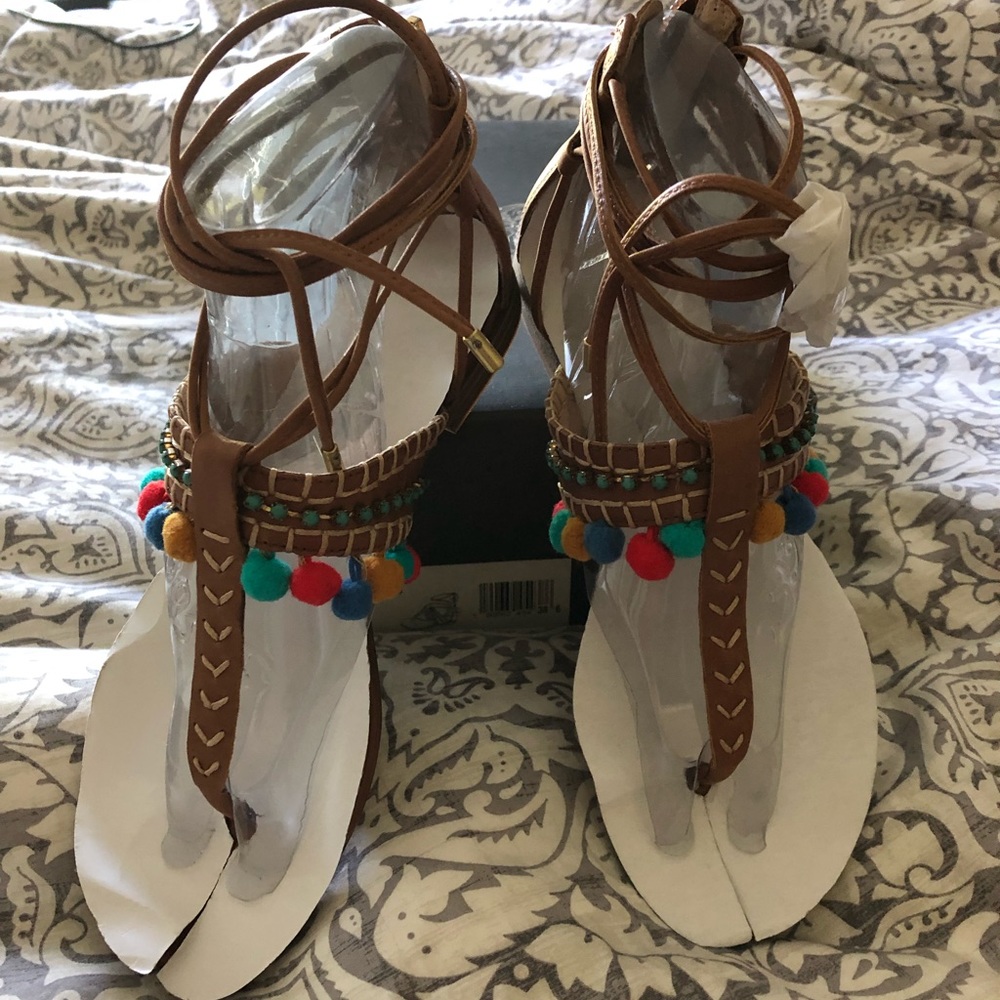 BRAND NEW VINCE CAMUTO Leather Balisa Wrap Sandals SZ: 6